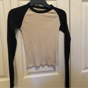 brandy melville long sleeve bella top